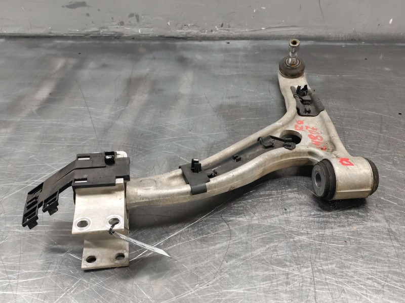 Recambio de brazo suspension inferior delantero izquierdo para infiniti q30 1.5 d referencia OEM IAM   