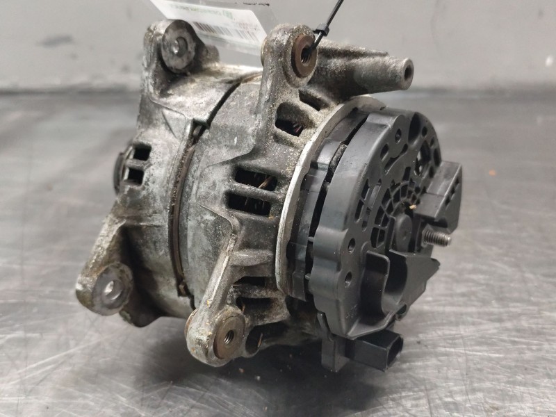 Recambio de alternador para audi a4 ber. (b8) básico referencia OEM IAM 00M144180  