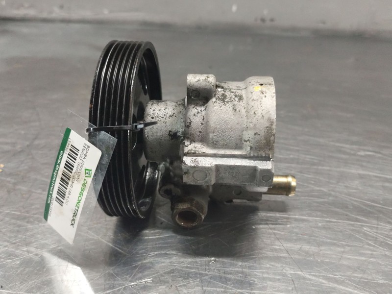 Recambio de bomba direccion para renault trafic combi (ab 4.01) 1.9 diesel referencia OEM IAM 26081335RR  