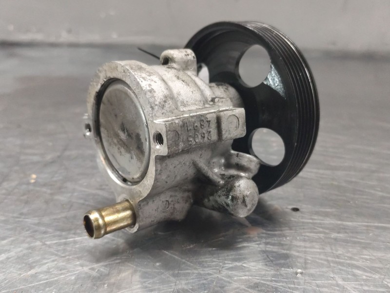 Recambio de bomba direccion para renault trafic combi (ab 4.01) 1.9 diesel referencia OEM IAM 26081335RR  