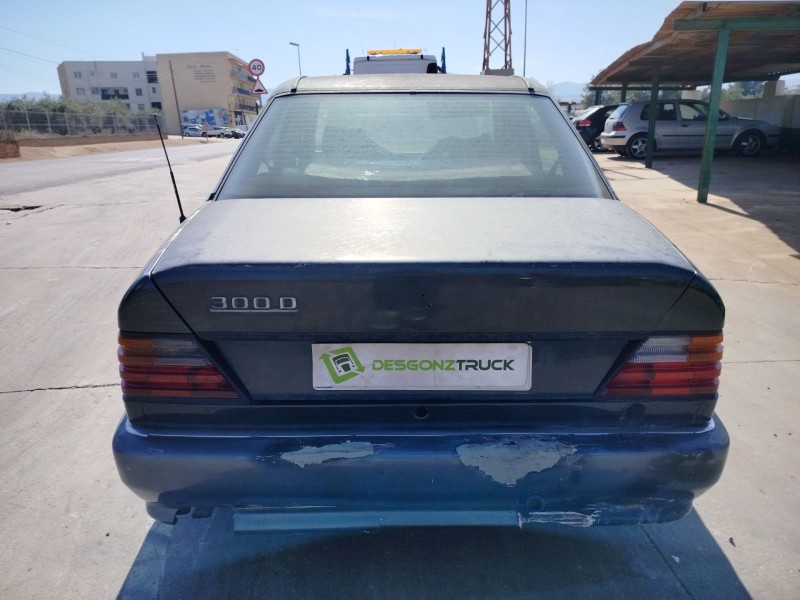 mercedes-benz clase e (w124) berlina del año 1987