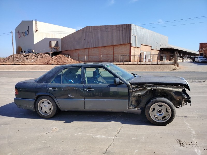 mercedes-benz clase e (w124) berlina del año 1987