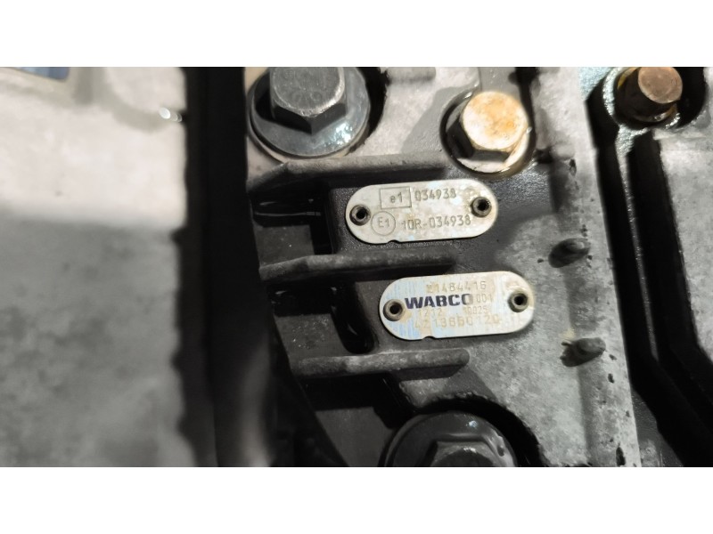 Recambio de caja cambios para renault magnum ab diesel referencia OEM IAM AT2412D 3190585 1100202046