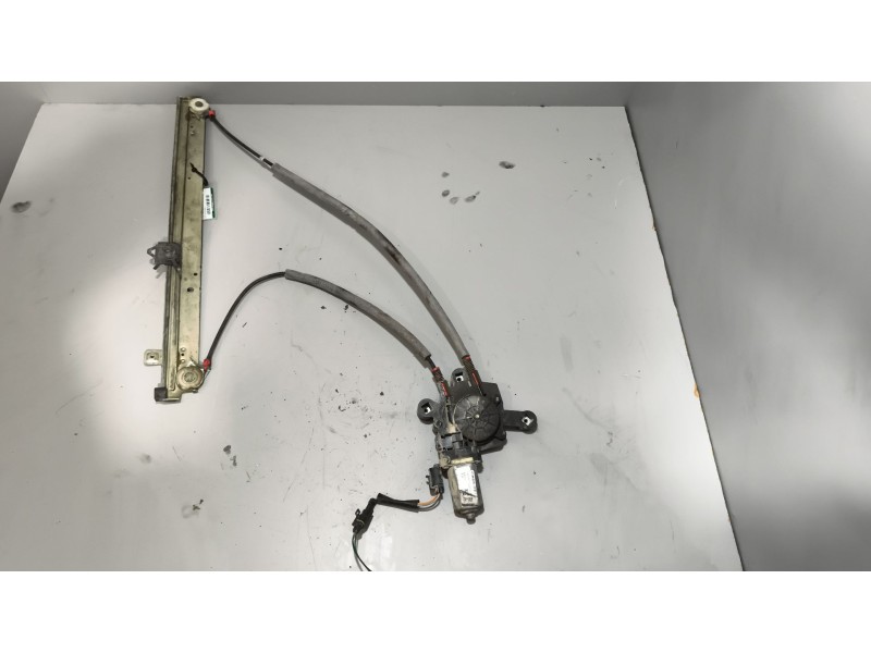 Recambio de elevalunas delantero izquierdo para iveco eurocargo fg 120 e larga distancia referencia OEM IAM   