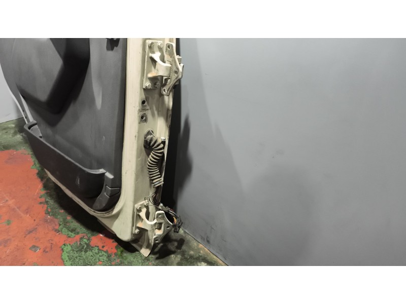 Recambio de puerta delantera izquierda para daf serie lf45 desde 01 5.9 diesel referencia OEM IAM 1400728  