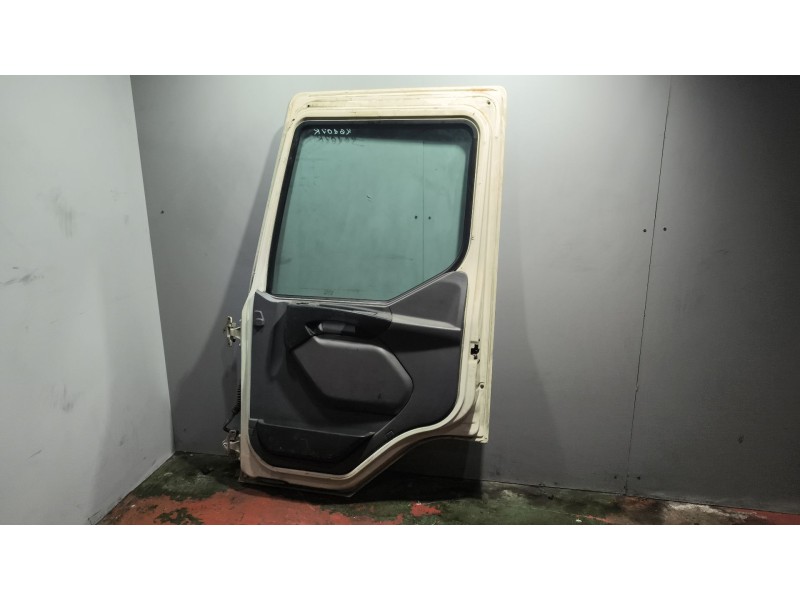 Recambio de puerta delantera derecha para daf serie lf45 desde 01 5.9 diesel referencia OEM IAM 1400741  