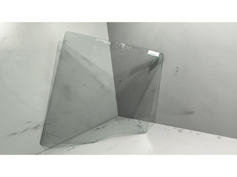 Recambio de luna delantera derecha para nissan trucks atleon tk160.95 referencia OEM IAM 803019X001 803019X400 