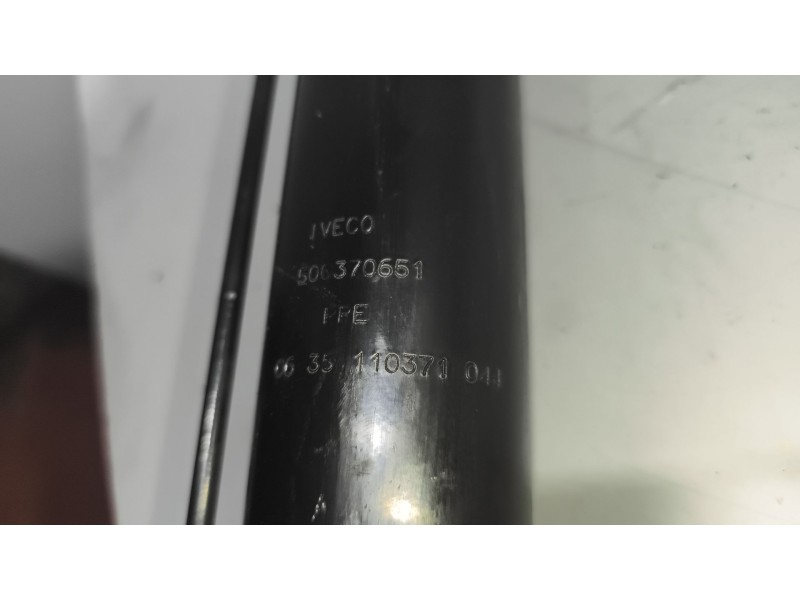 Recambio de brazo elevacion cabina para iveco stralis (ad/at) fg at   4x2 larga distancia referencia OEM IAM 500370651  