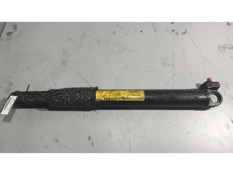 Recambio de brazo elevacion cabina para iveco stralis (ad/at) fg at   4x2 larga distancia referencia OEM IAM 500370651  