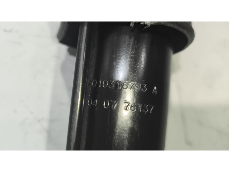 Recambio de brazo elevacion cabina para renault hr xxx.18/26 premium 01 referencia OEM IAM 5010316793  