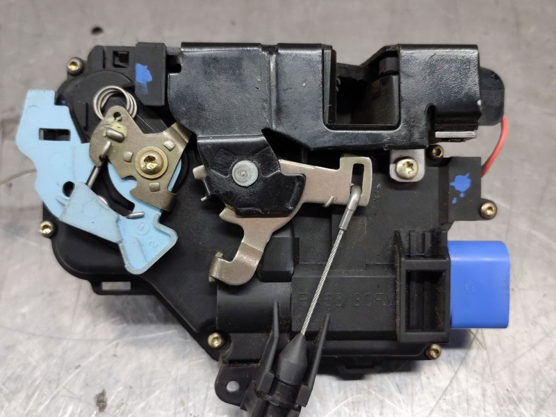 Recambio de cerradura puerta delantera derecha para volkswagen golf v berlina (1k1) conceptline (e) referencia OEM IAM 3D1837016