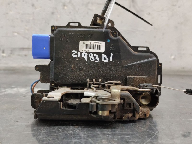 Recambio de cerradura puerta delantera izquierda para volkswagen golf v berlina (1k1) conceptline (e) referencia OEM IAM 3D18370