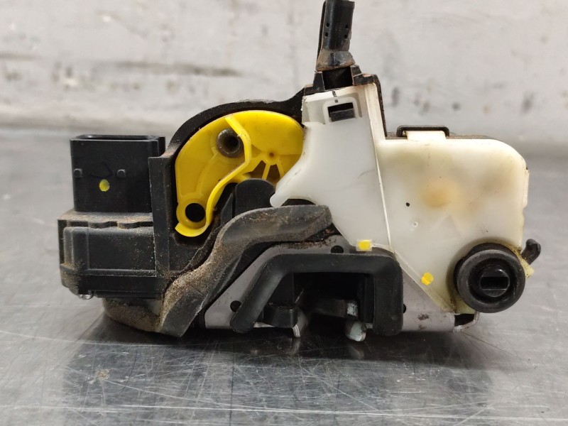 Recambio de cerradura puerta trasera izquierda para opel astra j lim. excellence referencia OEM IAM   