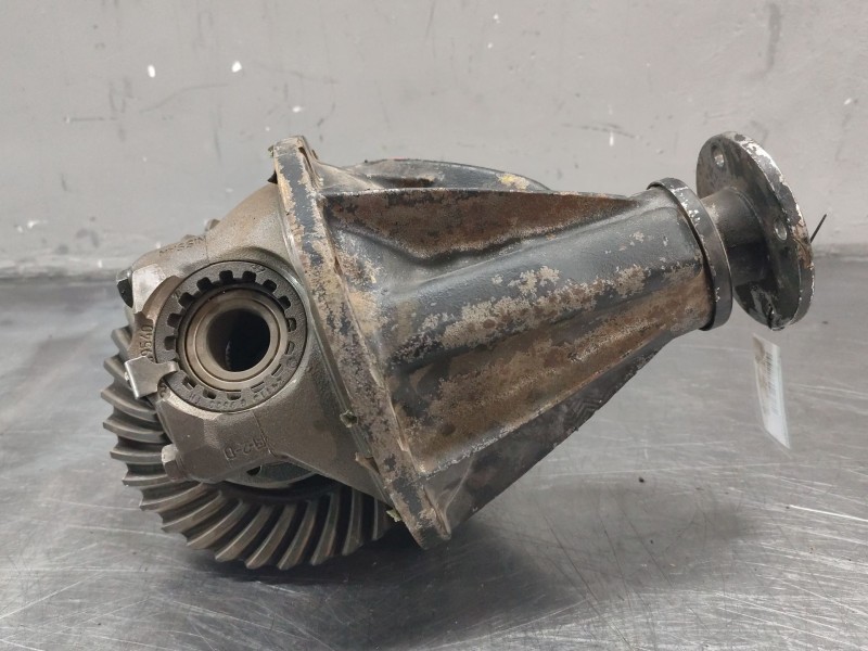 Recambio de diferencial trasero para nissan cabstar 01.04  3.0 diesel referencia OEM IAM 3831169840  