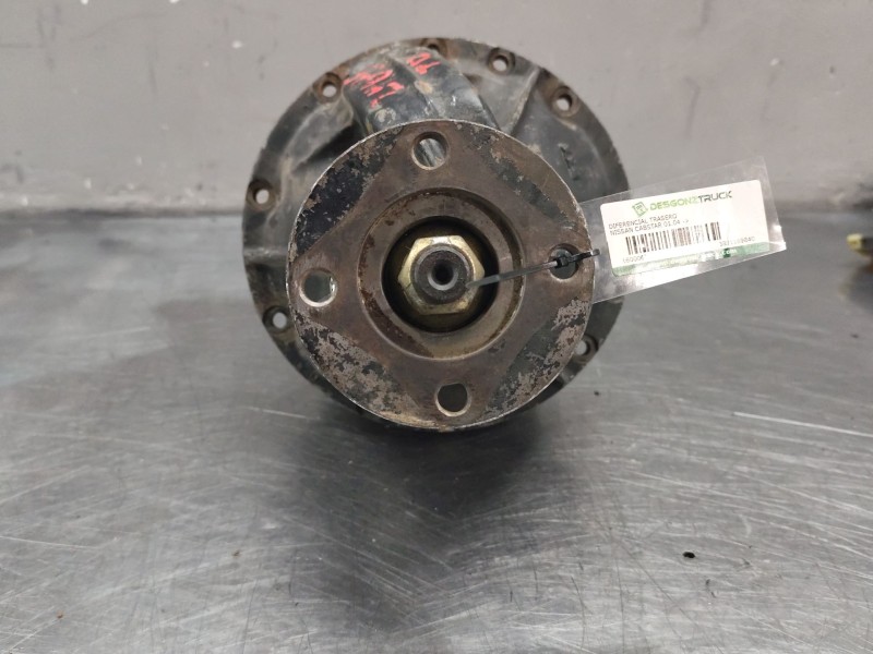 Recambio de diferencial trasero para nissan cabstar 01.04  3.0 diesel referencia OEM IAM 3831169840  