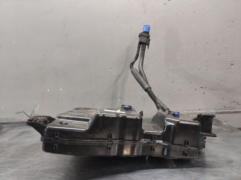 Recambio de deposito adblue para audi q3 (f3b) 35 tdi quattro referencia OEM IAM 5QF131877N  