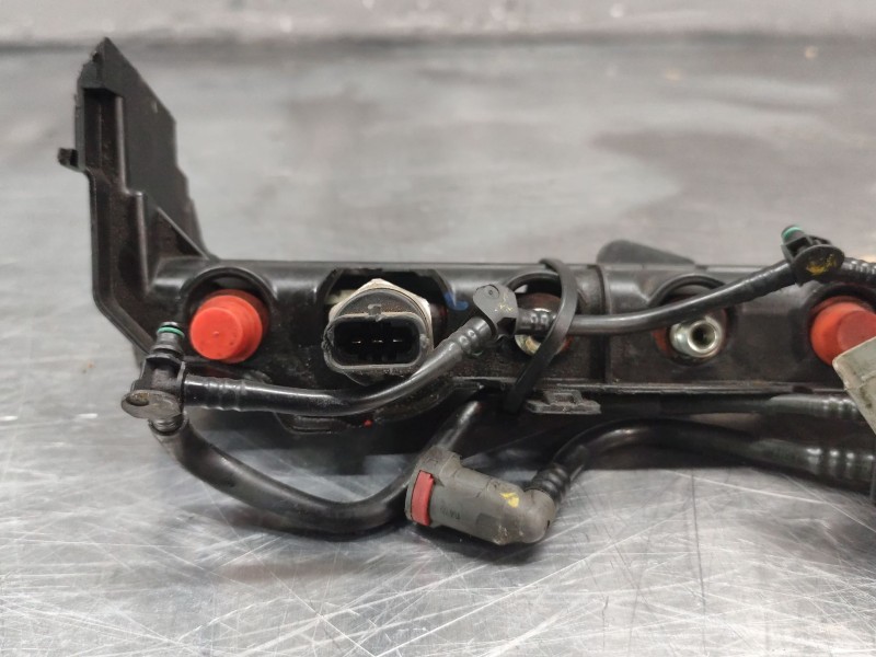 Recambio de rampa inyectora para renault scenic ii authentique referencia OEM IAM 8200330912  