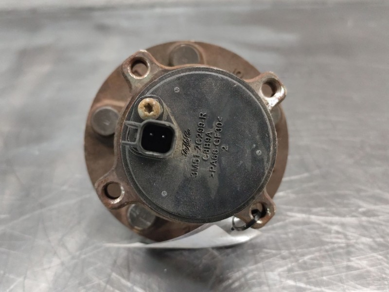 Recambio de buje trasero derecho para ford focus c-max (cap) ambiente (d) referencia OEM IAM 3M512C299R  