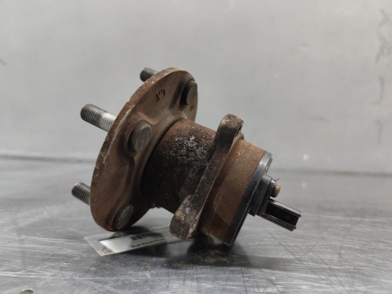 Recambio de buje trasero derecho para ford focus c-max (cap) ambiente (d) referencia OEM IAM 3M512C299R  