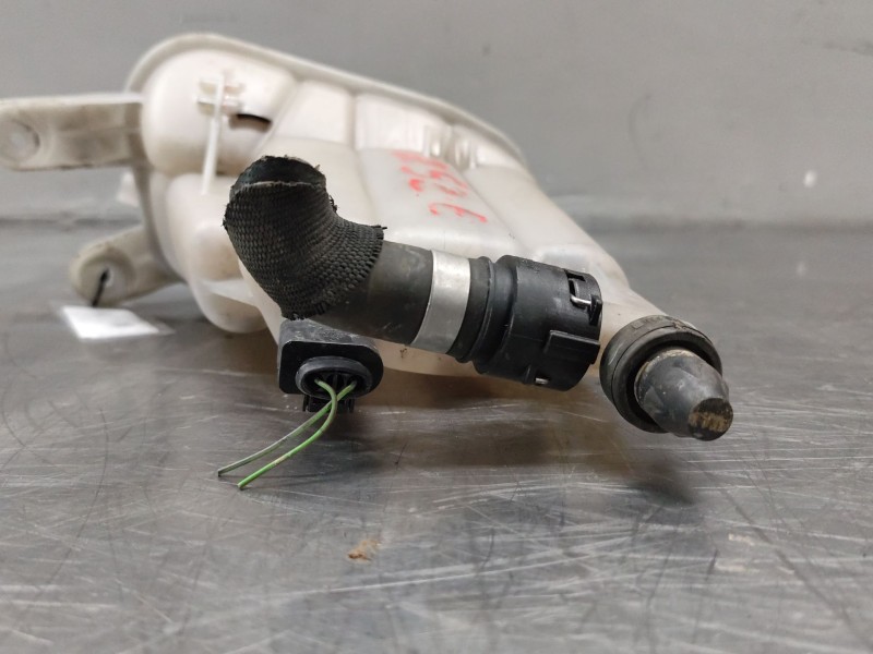 Recambio de deposito expansion para audi a4 ber. (b8) básico referencia OEM IAM 8K0121403G  