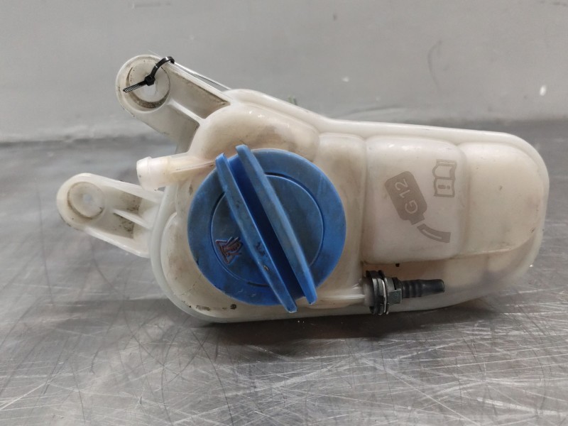 Recambio de deposito expansion para audi a4 ber. (b8) básico referencia OEM IAM 8K0121403G  