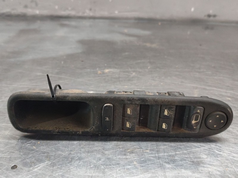 Recambio de mando elevalunas delantero izquierdo para peugeot 307 berlina (s2) xs + referencia OEM IAM 96531124XT  