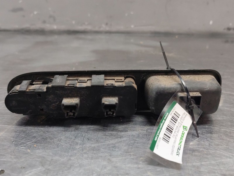 Recambio de mando elevalunas delantero izquierdo para peugeot 307 berlina (s2) xs + referencia OEM IAM 96531124XT  