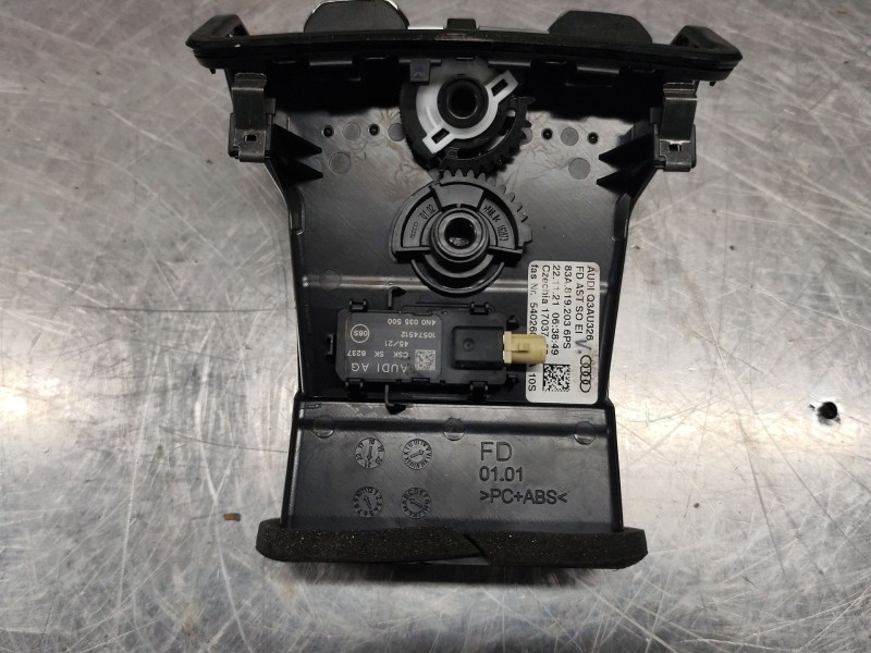 Recambio de aireador para audi q3 (f3b) 35 tdi quattro referencia OEM IAM 83A8192036PS  