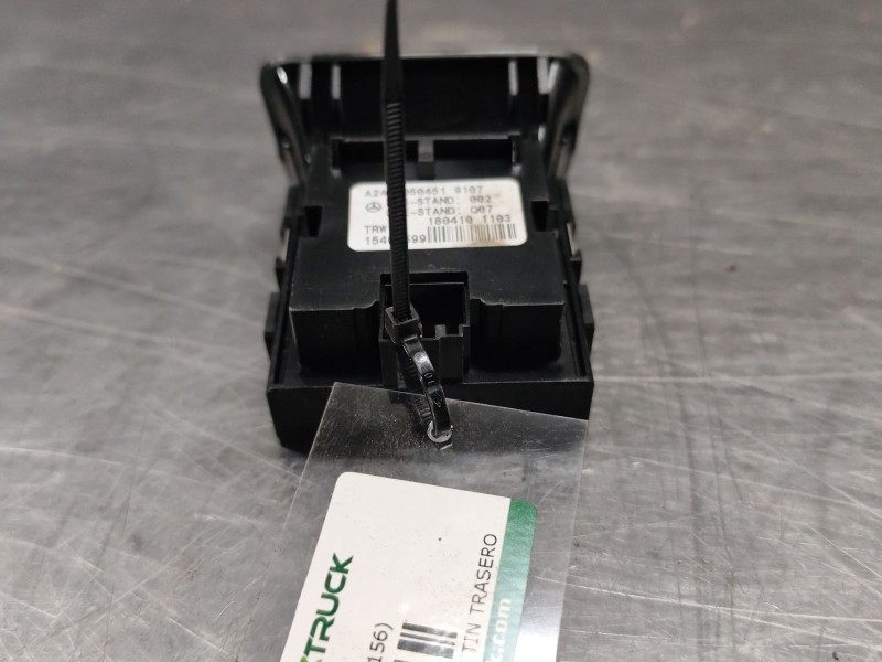 Recambio de freno de mano electrico para mercedes-benz clase gla (x156) gla 200 (156.943) referencia OEM IAM ALETIN TRASERO  