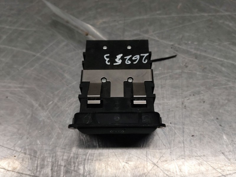 Recambio de freno de mano electrico para mercedes-benz clase gla (x156) gla 200 (156.943) referencia OEM IAM ALETIN TRASERO  