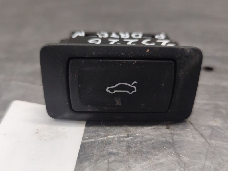 Recambio de pulsador maletero / porton para audi q3 (f3b) 35 tdi quattro referencia OEM IAM 4G0959831C  