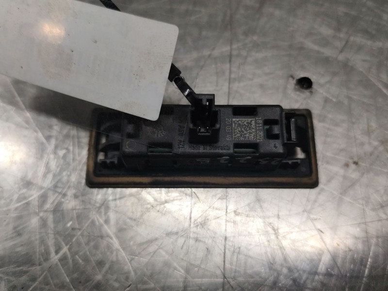 Recambio de piloto matricula para audi q3 (f3b) 35 tdi quattro referencia OEM IAM 8W6943021A  