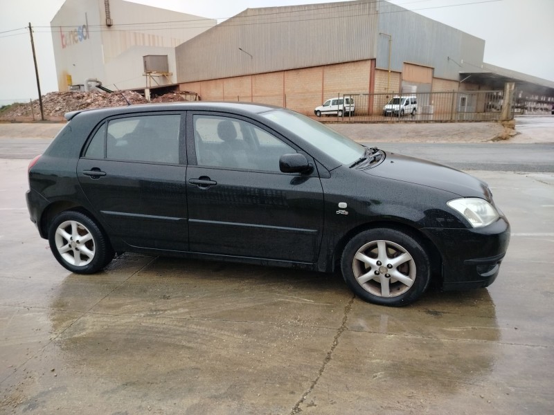 toyota corolla (_e12_) del año 2004