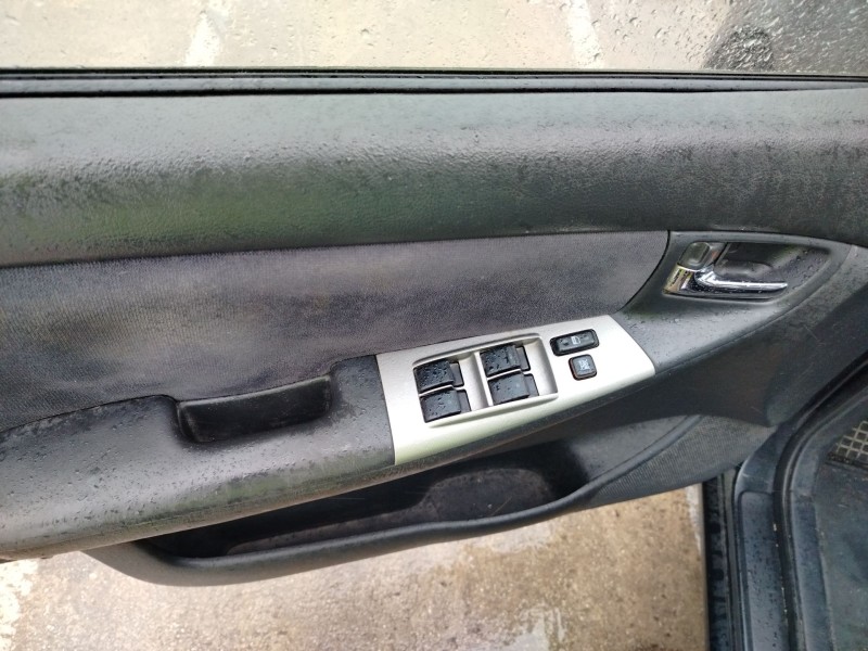 toyota corolla (_e12_) del año 2004