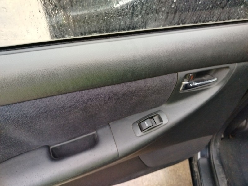 toyota corolla (_e12_) del año 2004