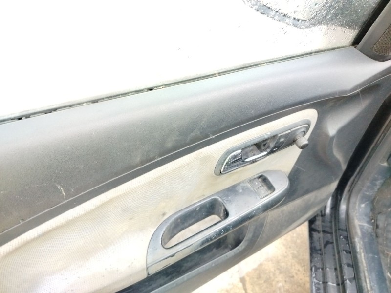 seat ibiza (6l1) del año 2002