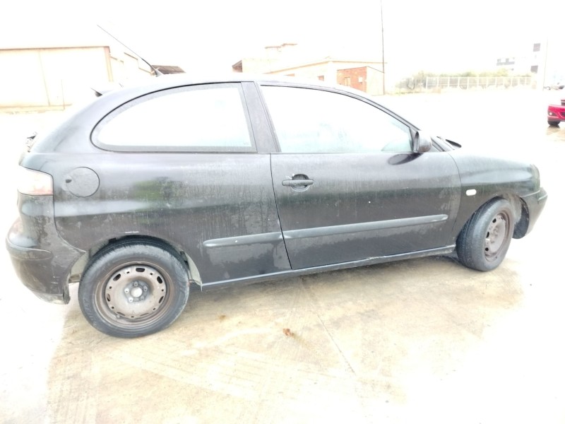 seat ibiza (6l1) del año 2002