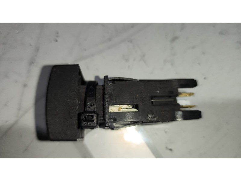 Recambio de interruptor para nissan trucks atleon tk160.95 referencia OEM IAM 253709X001  