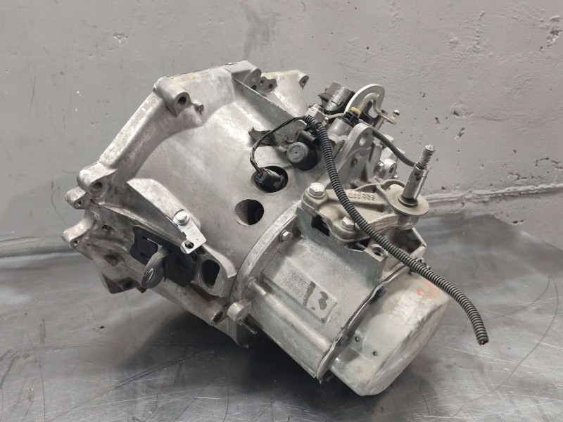 Recambio de caja cambios para peugeot partner tepee 1.6 bluehdi 100 referencia OEM IAM 20ET23  