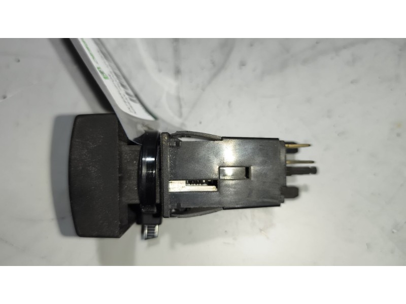 Recambio de interruptor para nissan trucks atleon tk160.95 referencia OEM IAM 253709X101  