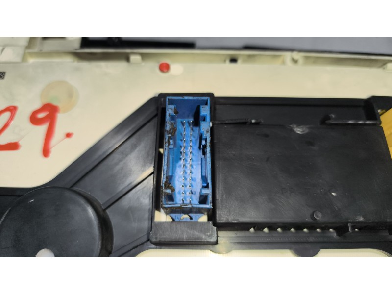 Recambio de cuadro instrumentos para renault hr xxx.18/26 premium 01  11.1 diesel referencia OEM IAM 5010614129  