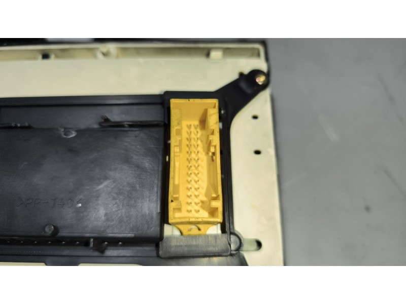 Recambio de cuadro instrumentos para renault hr xxx.18/26 premium 01  11.1 diesel referencia OEM IAM 5010614129  