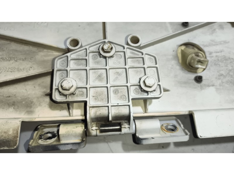 Recambio de moldura trasera cabina para renault magnum ab diesel referencia OEM IAM 5010599372 IZQUIERDA 