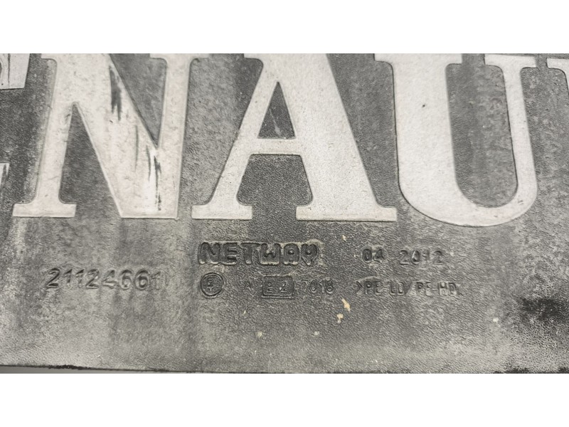 Recambio de guardabarros trasero izquierdo para renault magnum ab diesel referencia OEM IAM   