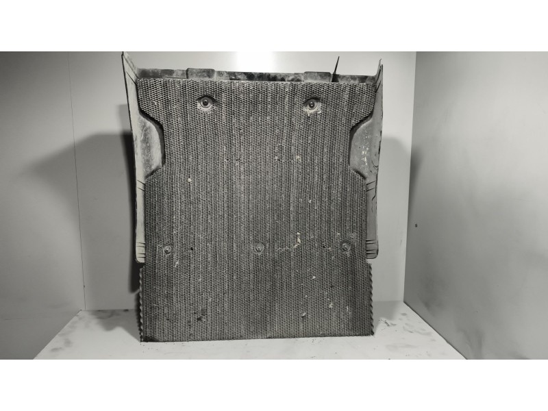 Recambio de guardabarros trasero derecho para renault magnum ab diesel referencia OEM IAM   