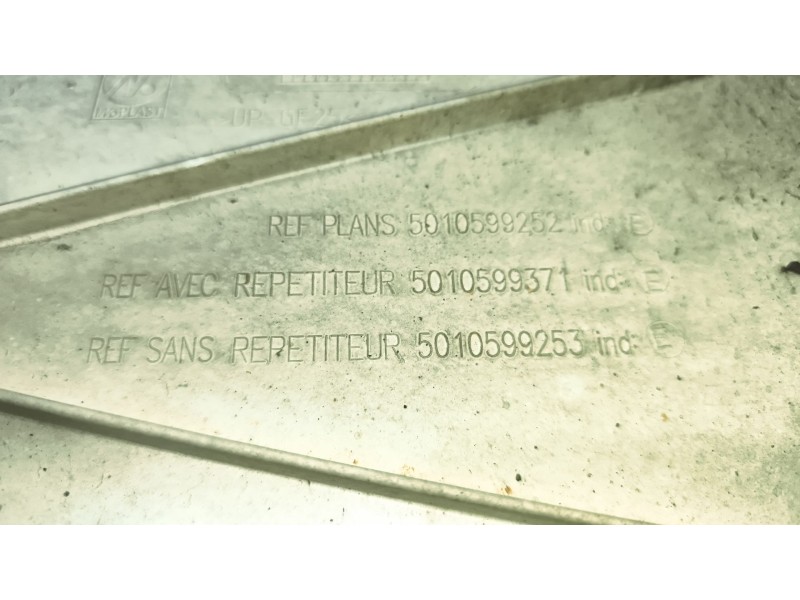 Recambio de moldura trasera cabina para renault magnum ab diesel referencia OEM IAM 5010599377 DERECHA 