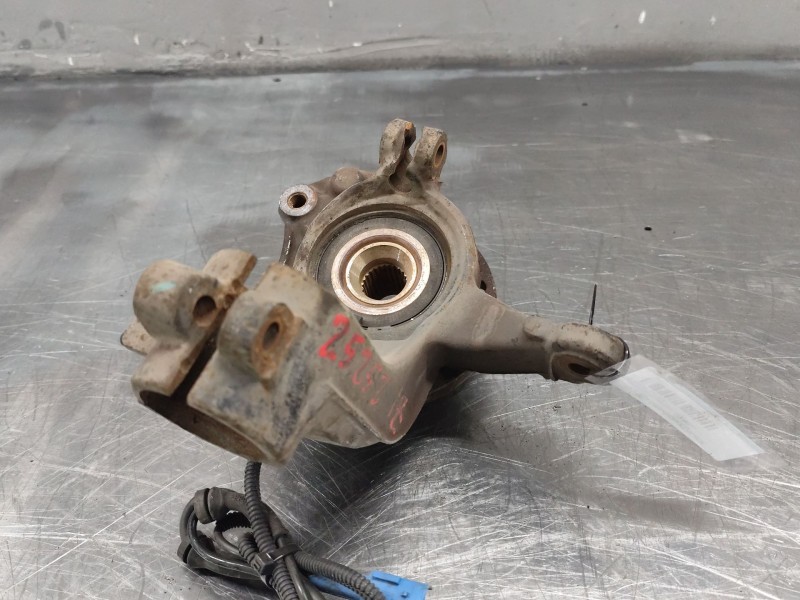 Recambio de mangueta delantera izquierda para peugeot 207 sw confort referencia OEM IAM   