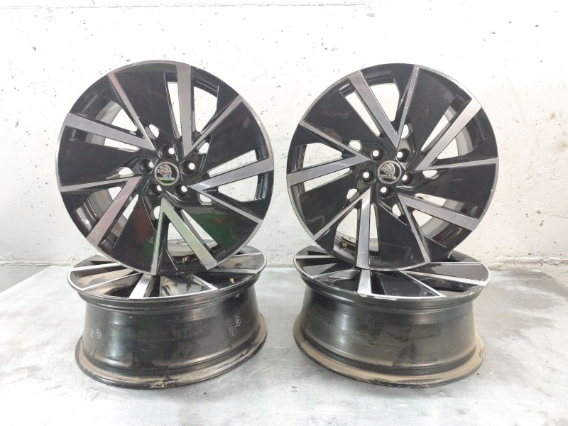 Recambio de juego llantas para skoda fabia iii (nj3) 1.4 tdi referencia OEM IAM 7jx18 h2 et39  
