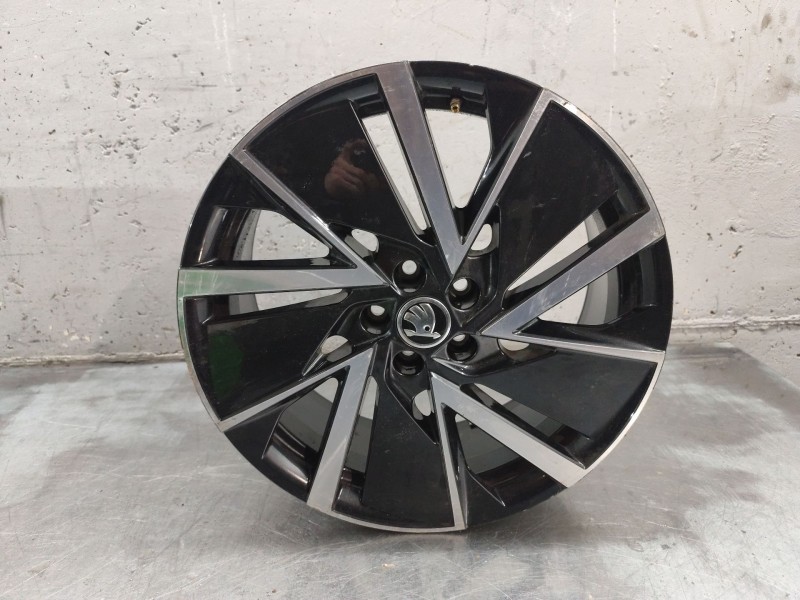 Recambio de juego llantas para skoda fabia iii (nj3) 1.4 tdi referencia OEM IAM 7jx18 h2 et39  