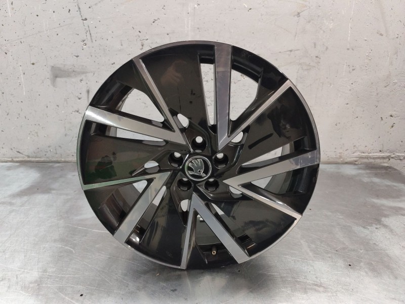 Recambio de juego llantas para skoda fabia iii (nj3) 1.4 tdi referencia OEM IAM 7jx18 h2 et39  